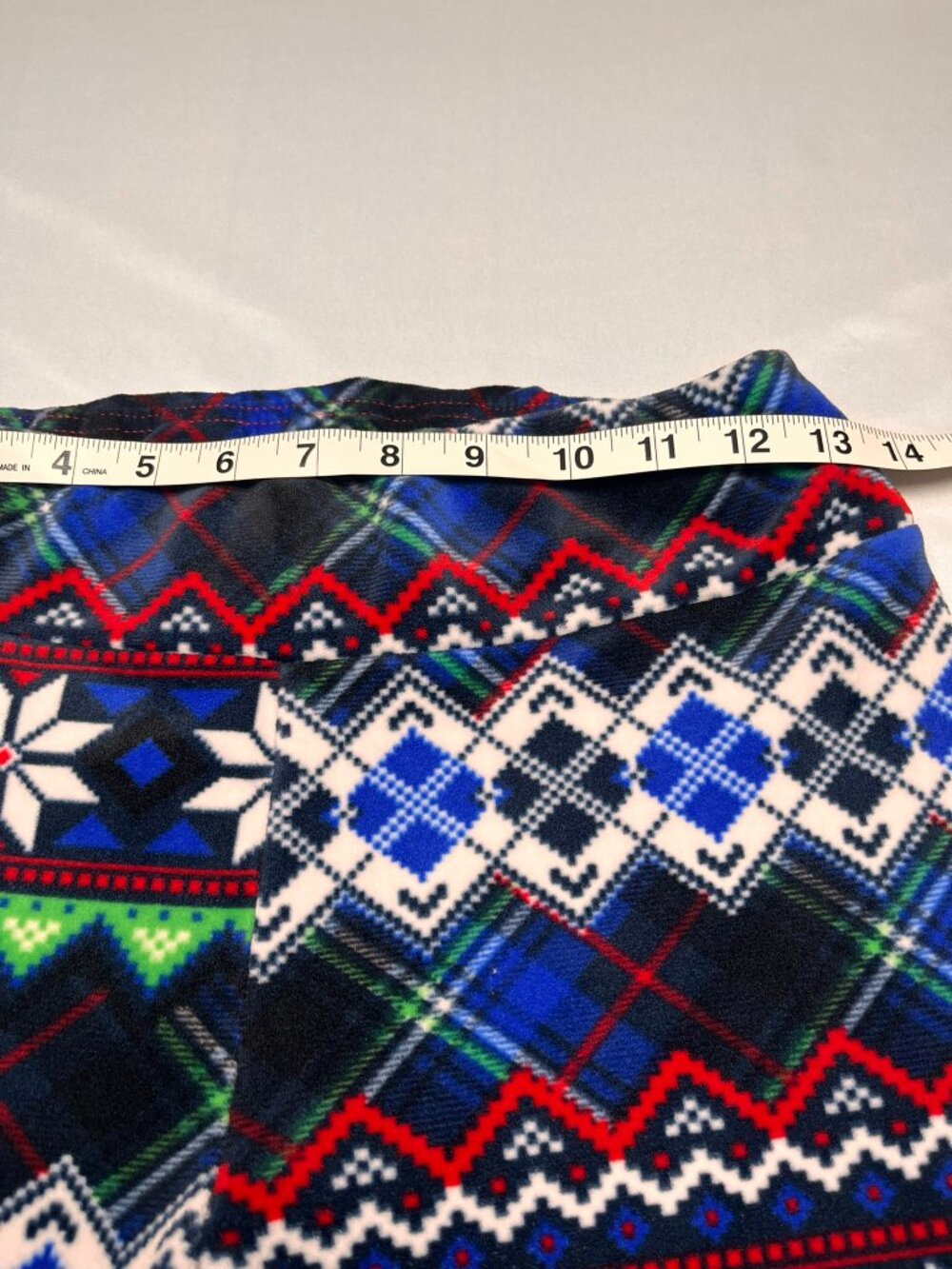 No Boundaries Fleece Leggings Large 11-13 Fair Isle Plaid Snowflake Winter Pants - Picture 3 of 6
